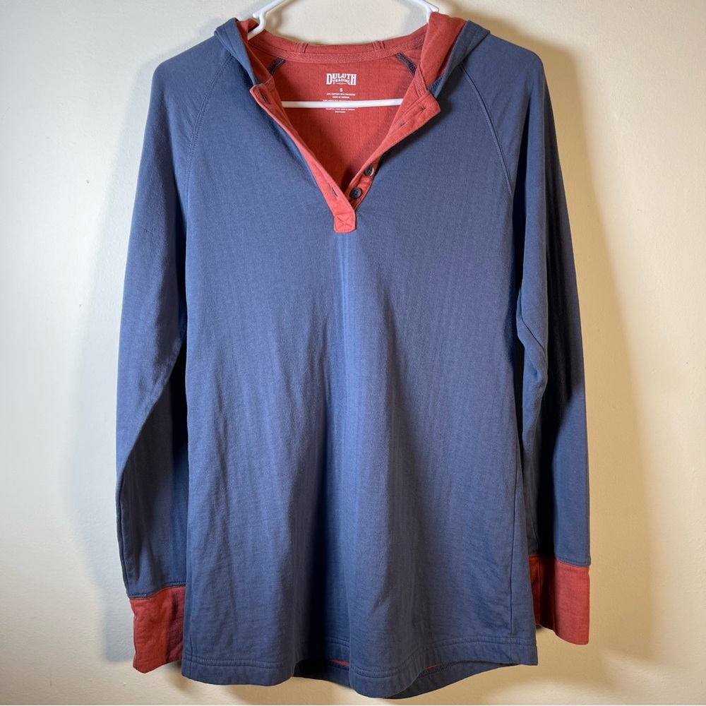 Women’s Duluth Trading blue/orange trim hoodie size Small.